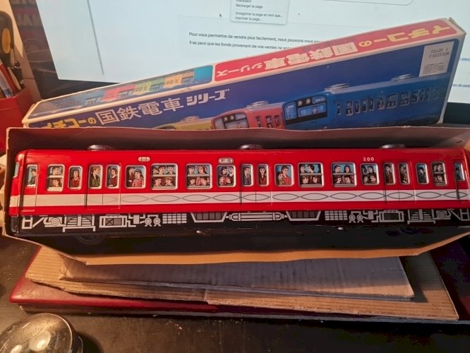 Train En Tole A Friction  made in japan - long 43 Cm ICHIKO QUASI NEUF