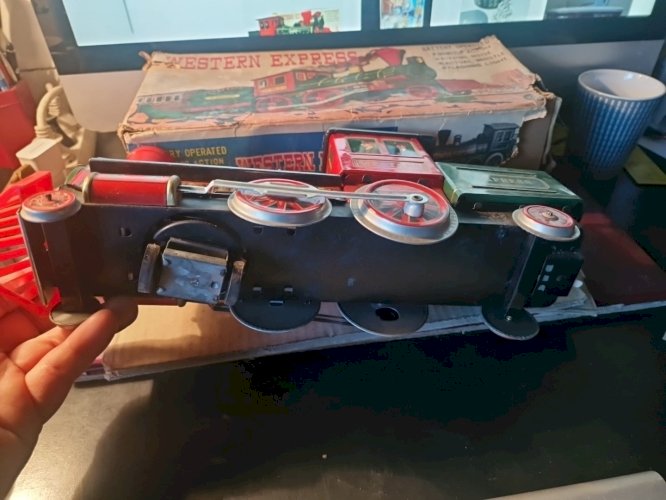 Train En Tole   made in japan - long 36 Cm Modern Toys. Tbe