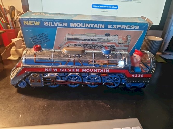 Train New Silver Mountain Express made in japan - long 40 cm Modern Toys.
