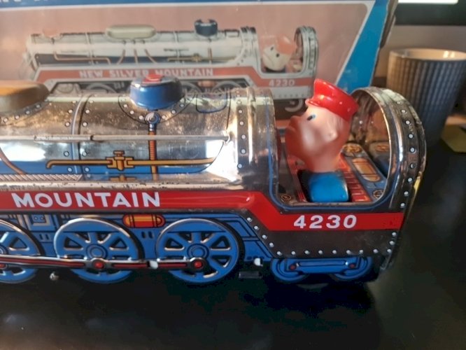 Train New Silver Mountain Express made in japan - long 40 cm Modern Toys.