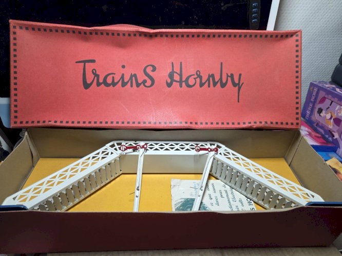 Trains Hornby, Échelle 0, Passerelle métallique avec 2 sémaphores, Ref: n°2