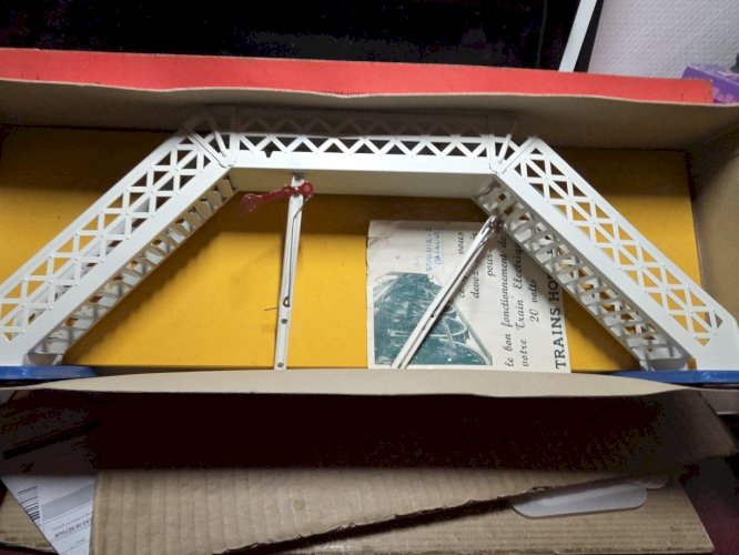 Trains Hornby, Échelle 0, Passerelle métallique avec 2 sémaphores, Ref: n°2