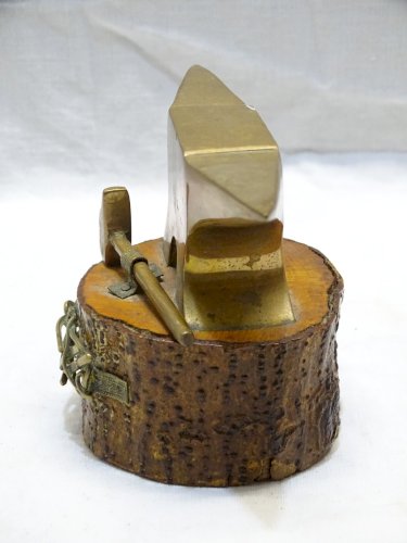 -TRAVAIL DE MAITRISE SUPERBE ENCLUME MINIATURE BRONZE FRISE DIVERS OUTILS    D