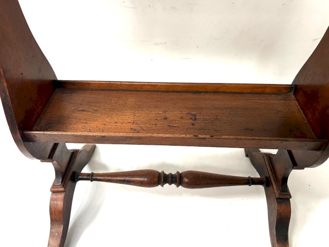 Travailleuse d'époque Directoire en noyer massif XIX siècle