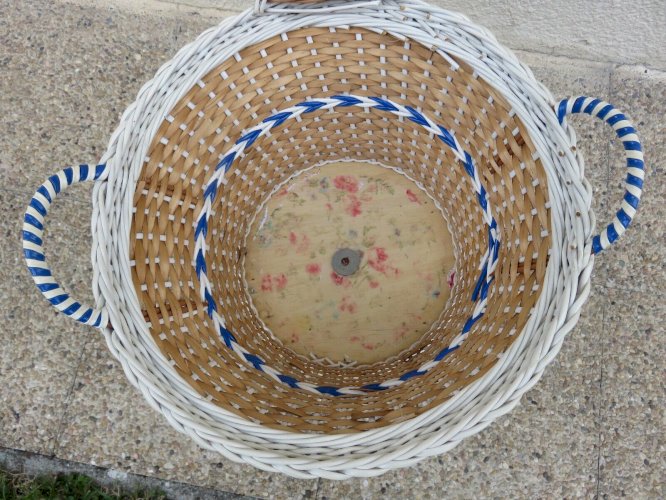 TRAVAILLEUSE TRIPODE EN ROTIN ET SCOUBIDOU ANNEES 50 60 VINTAGE