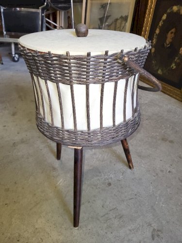 TRAVAILLEUSE VINTAGE EN OSIER