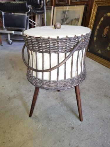 TRAVAILLEUSE VINTAGE EN OSIER