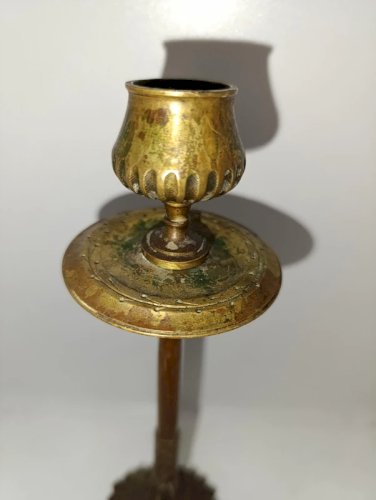 tres beau bougeoir en bronze 19eme à pied animalier en bon etat