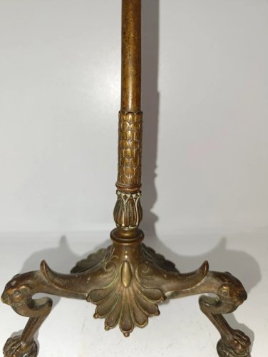 tres beau bougeoir en bronze 19eme à pied animalier en bon etat
