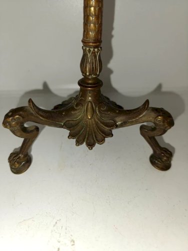 tres beau bougeoir en bronze 19eme à pied animalier en bon etat