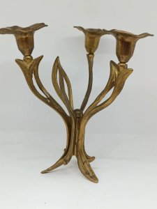 tres beau bougeoir fleur triple en laiton en bon etat