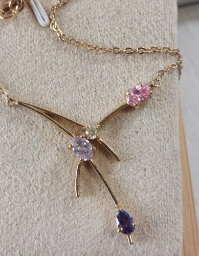 Très beau collier multi couleur, en plaqué or, Maty