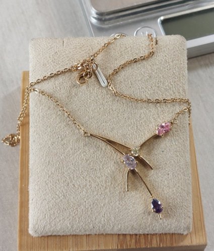 Très beau collier multi couleur, en plaqué or, Maty