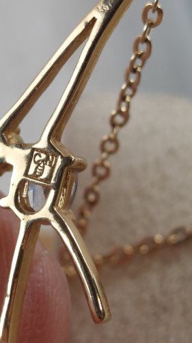 Très beau collier multi couleur, en plaqué or, Maty