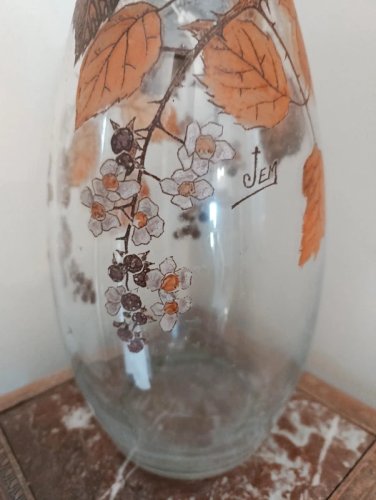 tres beau grand vase emaillé decor automne signé Jem en bon etat