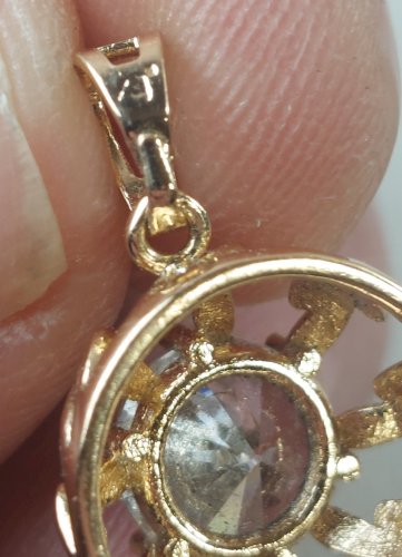 Très beau pendentif, en plaqué or