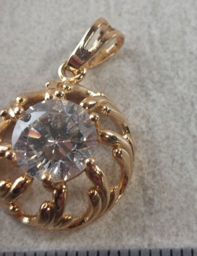 Très beau pendentif, en plaqué or