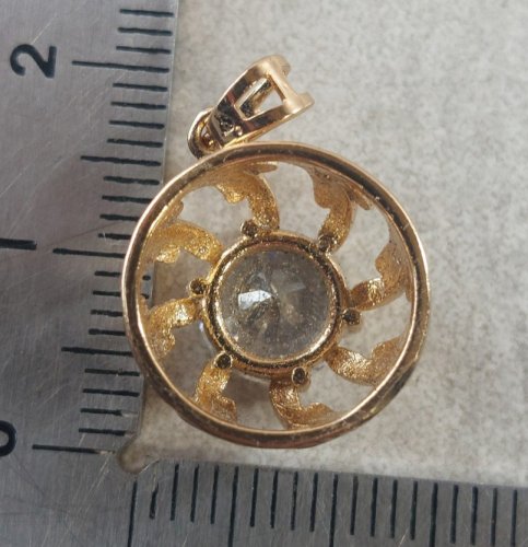 Très beau pendentif, en plaqué or