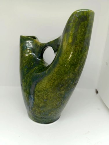 tres beau vase a double bec pince vert signé poterie cote dazur Biot en bon etat