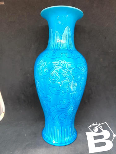 tres beau vase bleu turquoise dorigine chinois à decor floral en bon etat