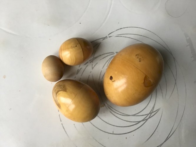 Très bel  oeuf cigogne en bois