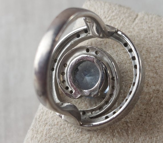 Très belle bague, aigue marine et zircon, en argent massif