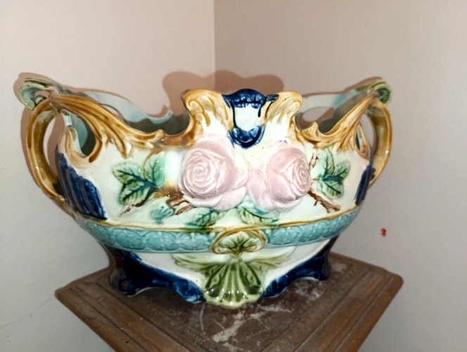 Très belle grande jardinière ancienne onnaing en.barbotine en bon état