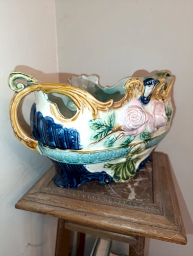 Très belle grande jardinière ancienne onnaing en.barbotine en bon état