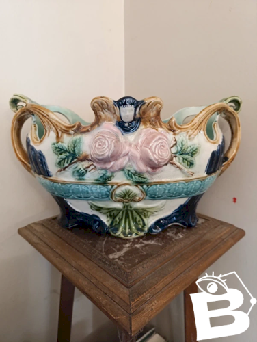 Très belle grande jardinière ancienne onnaing en.barbotine en bon état