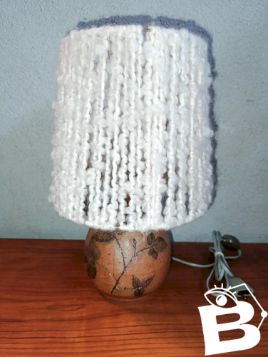 tres belle lampe datant des annees 80 signée colette szoslutz? en bon etat