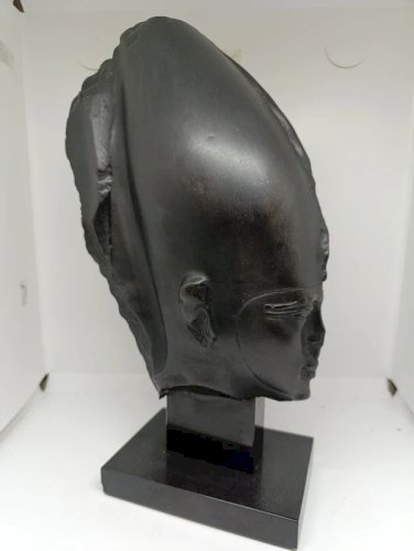 Très belle reproduction de la Tête dOSIRIS poincon musee du louvre en bon etat