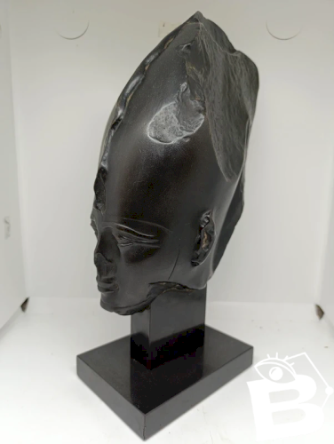 Très belle reproduction de la Tête dOSIRIS poincon musee du louvre en bon etat