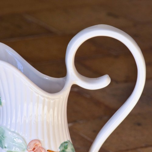 Très grand broc / vase vintage en barbotine citrons signé Whats