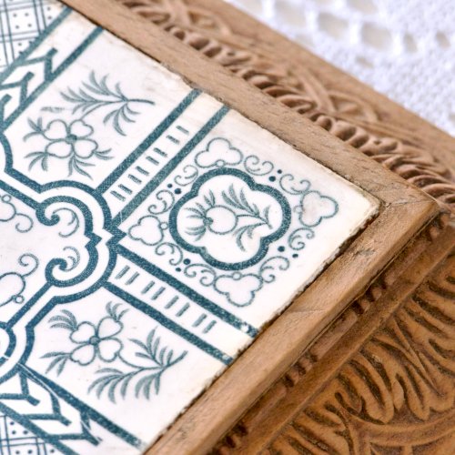 Très grand dessous de plat terre de fer XIXe Le Favori oiseau