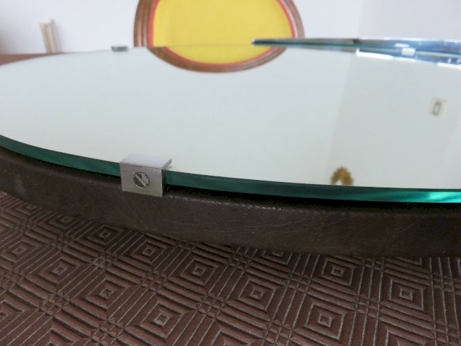 TRES GRAND MIROIR DE TABLE ITALIEN ANNEES 70 METAL CHROME ET CUIR HAUTEUR 82 CM