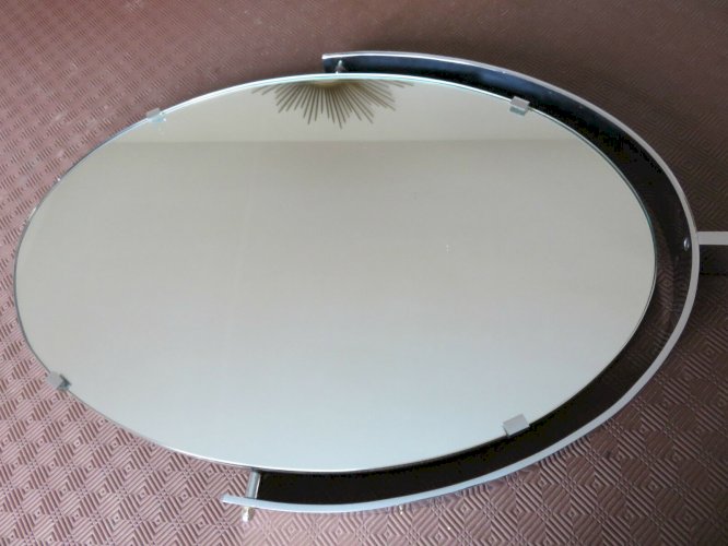 TRES GRAND MIROIR DE TABLE ITALIEN ANNEES 70 METAL CHROME ET CUIR HAUTEUR 82 CM