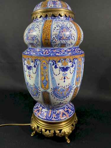 Très grande lampe en faïence de Desvres sur monture bronze fin XIXe 1880
