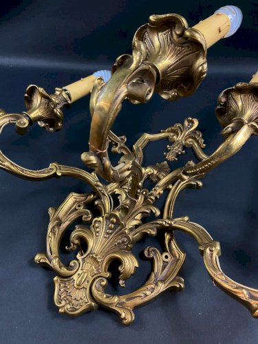 Très importante applique en bronze à 5 feux de style Louis XV