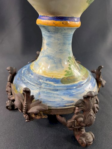 Très imposant vase XIXe faïence italienne Majolique Urbino décor Grèce antique