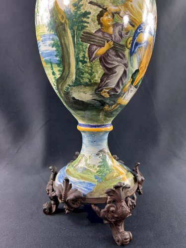Très imposant vase XIXe faïence italienne Majolique Urbino décor Grèce antique