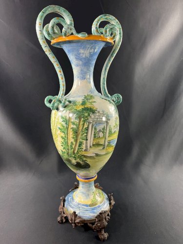 Très imposant vase XIXe faïence italienne Majolique Urbino décor Grèce antique