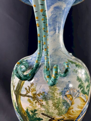 Très imposant vase XIXe faïence italienne Majolique Urbino décor Grèce antique