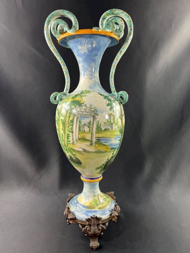 Très imposant vase XIXe faïence italienne Majolique Urbino décor Grèce antique