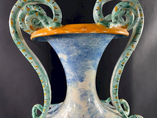 Très imposant vase XIXe faïence italienne Majolique Urbino décor Grèce antique