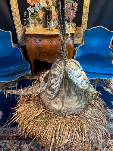 Très impressionnant masque casque conique rituel du feu Baining Sepik Papouasie