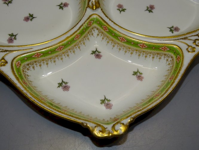 -TRES JOLI MENDIANT PLAT à APERITIF PORCELAINE de LIMOGES Style ART NOUVEAU    D