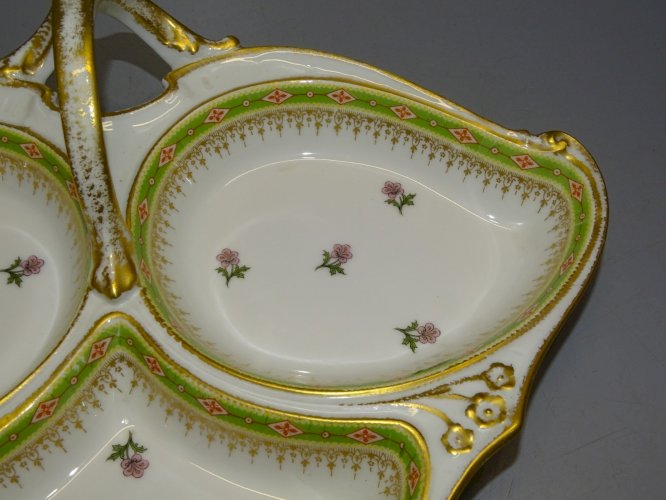 -TRES JOLI MENDIANT PLAT à APERITIF PORCELAINE de LIMOGES Style ART NOUVEAU    D
