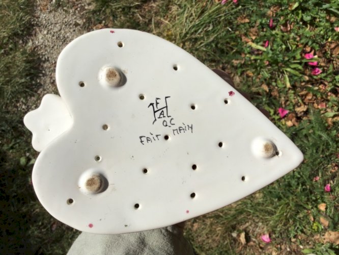 Très jolie faisselle égouttoir à fromage forme coeur vaisselle fleurs