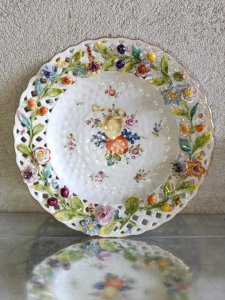 very rare pierced plate in Saxon porcelain, Potschappel, Carl Thieme, 19th century in good condition