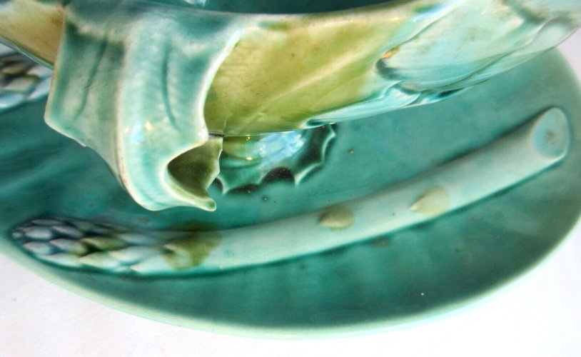 Très rare saucière Majolique Lunéville Keller & Guérin: Asperges et Artichauts